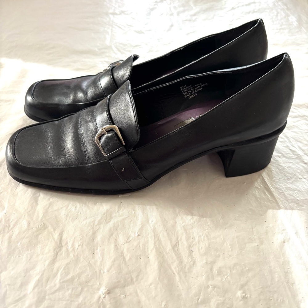 Aerosoles Black leather block heel shoes SZ 8.5 Worn 2X